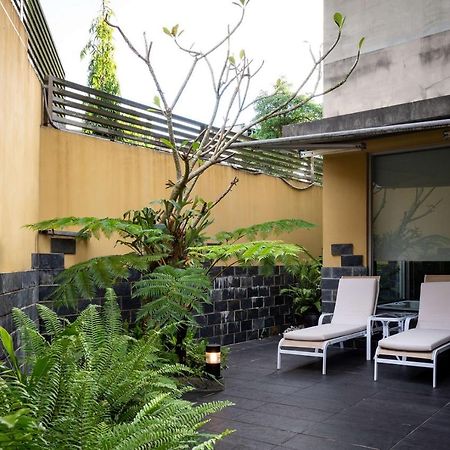 In-Stone Motel Taipei Bagian luar foto