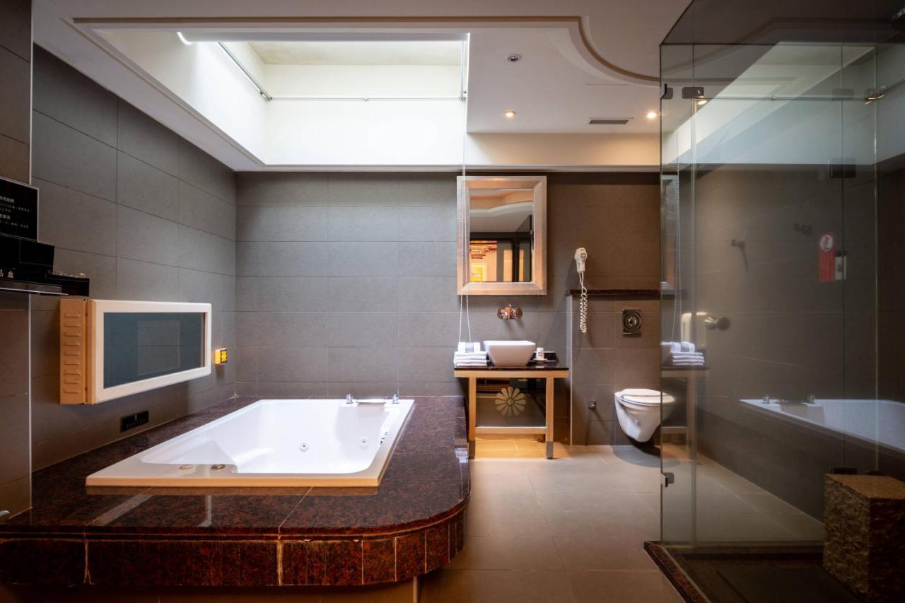 In-Stone Motel Taipei Bagian luar foto