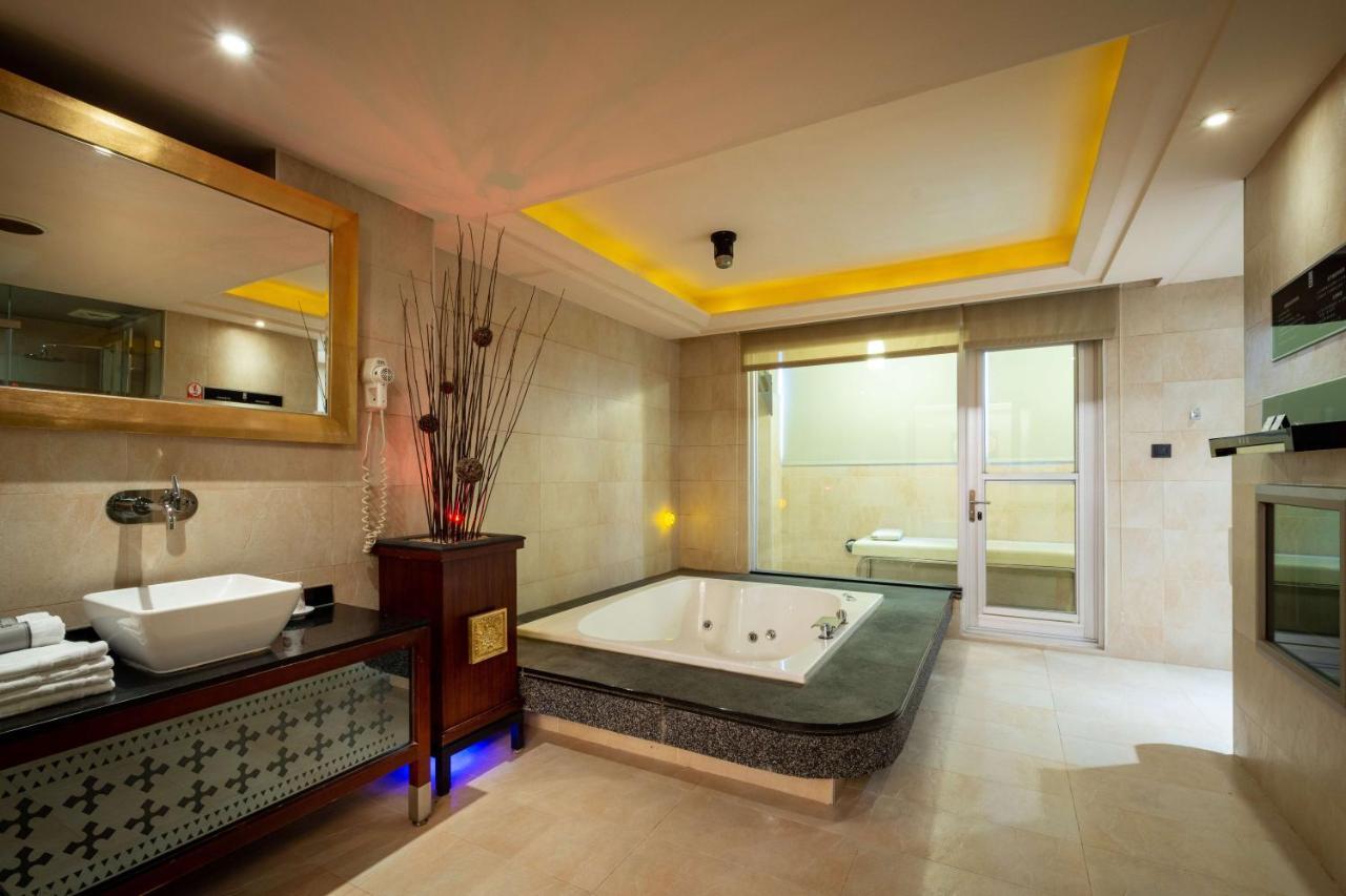 In-Stone Motel Taipei Bagian luar foto