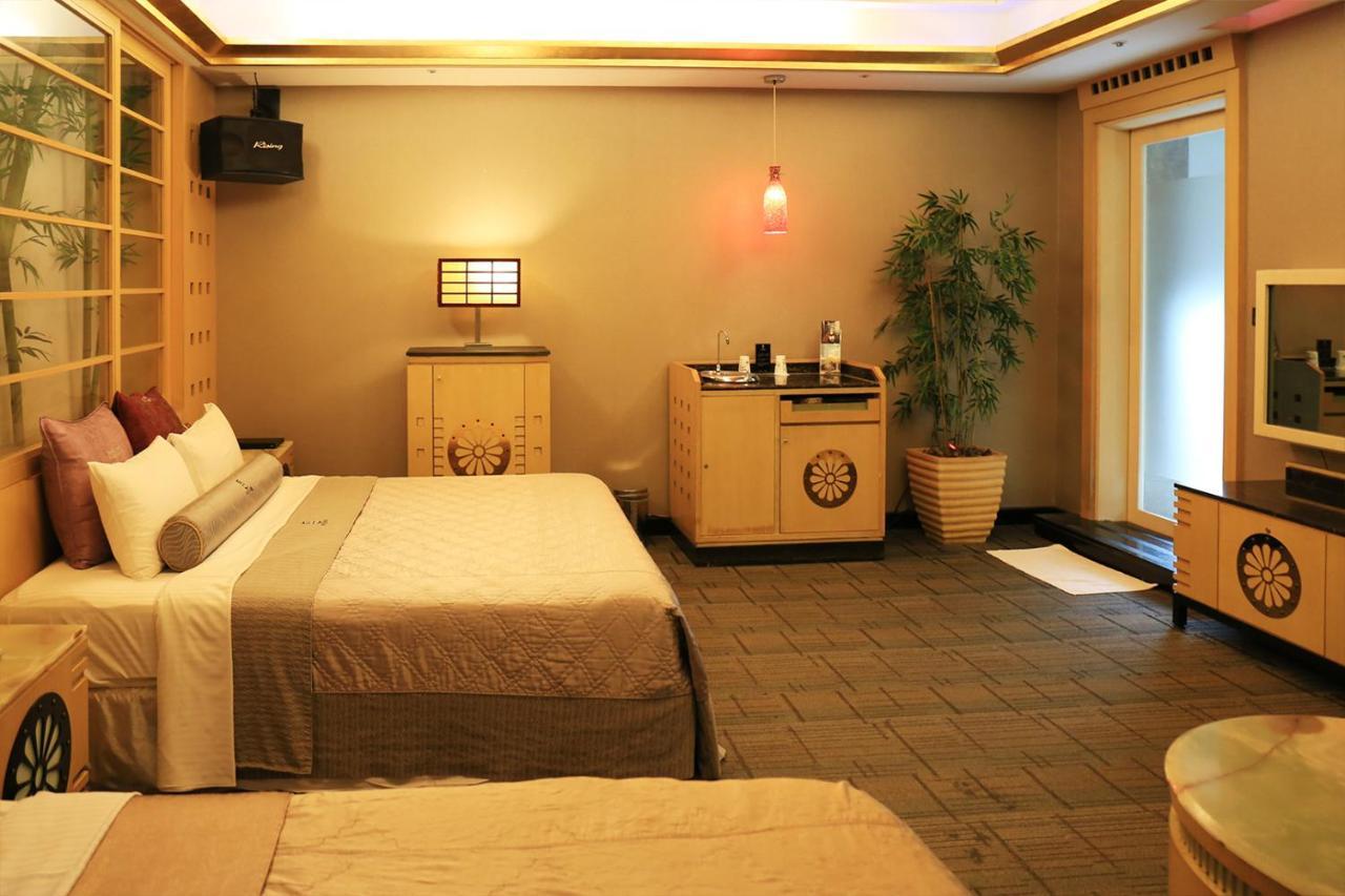 In-Stone Motel Taipei Bagian luar foto