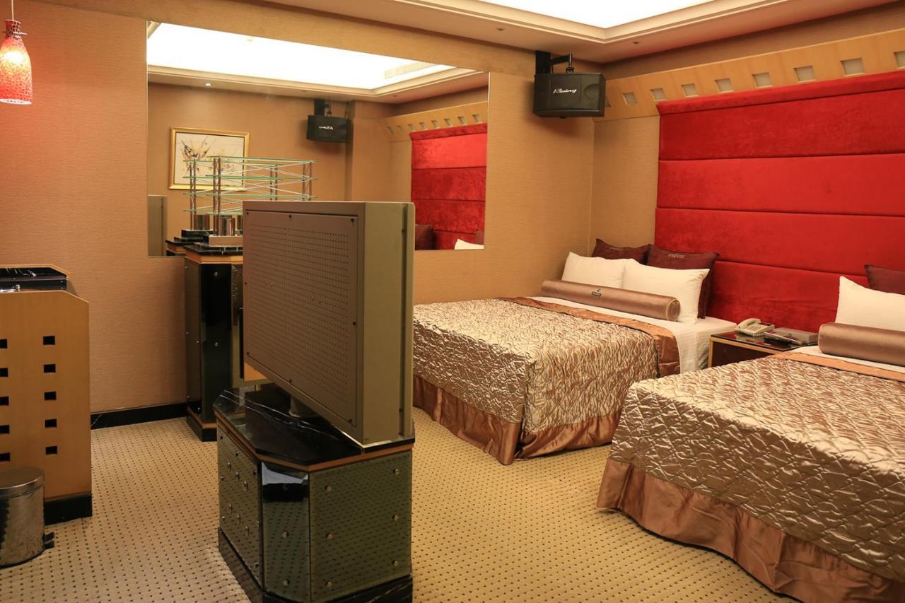 In-Stone Motel Taipei Bagian luar foto
