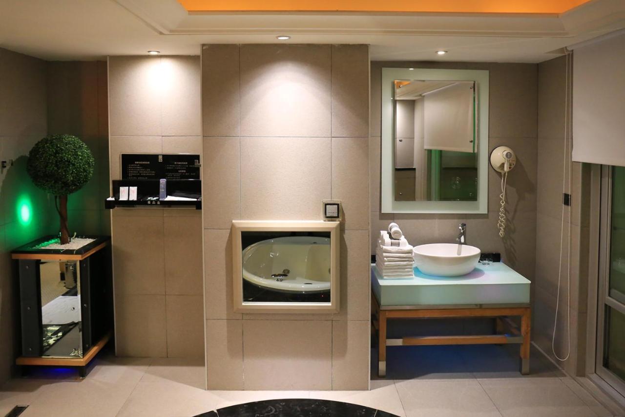 In-Stone Motel Taipei Bagian luar foto
